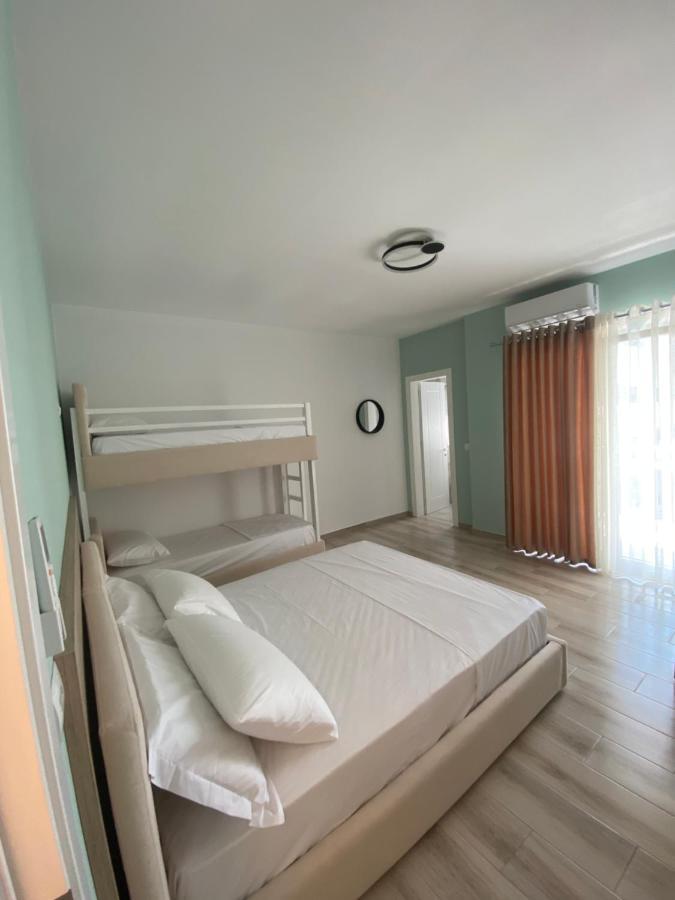 Helena Hotel Shëngjin エクステリア 写真